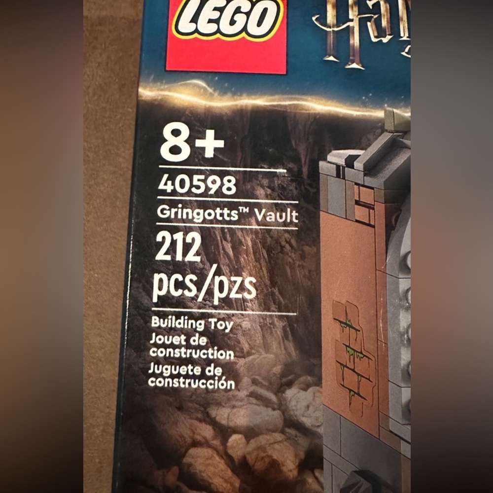 Lego Harry Potter Gringotts Vault - Picture 3 of 3